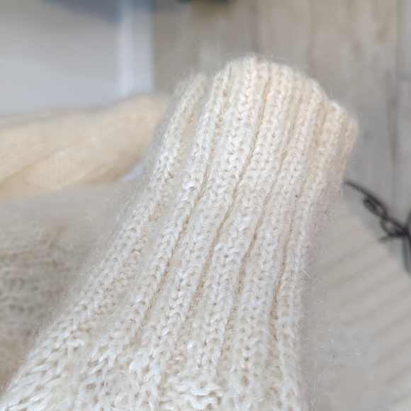 Vintage Cherry and Webb sweater - Picture 4 of 8